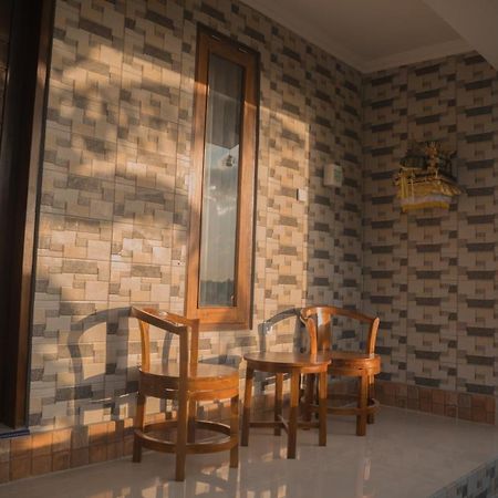 Prasi Sunrise Homestay Toyapakeh Exterior photo