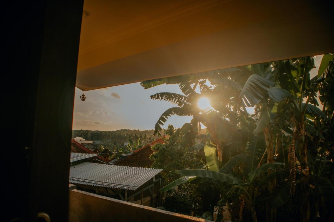 Prasi Sunrise Homestay Toyapakeh Exterior photo