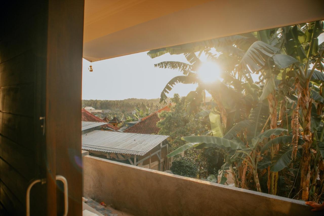 Prasi Sunrise Homestay Toyapakeh Exterior photo
