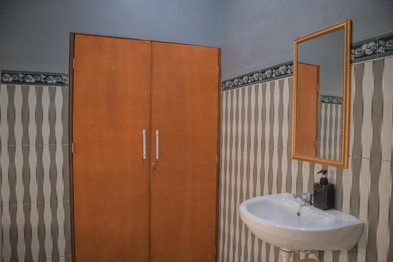 Prasi Sunrise Homestay Toyapakeh Exterior photo